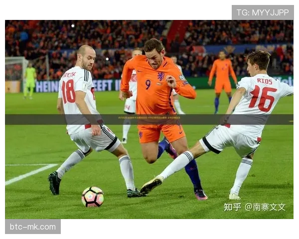 法兰克福公布欧联杯半决赛次回合前大名单，主力尽出